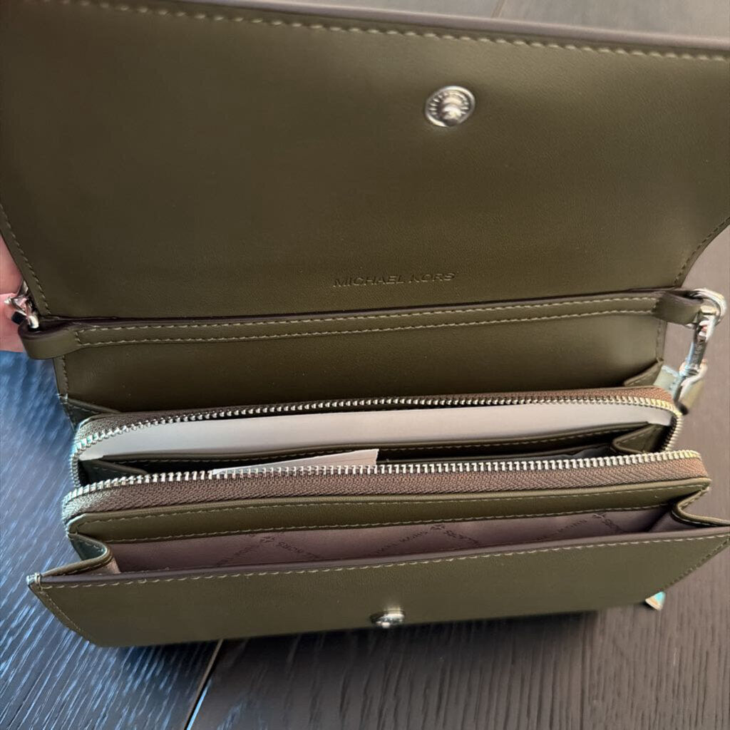 Michael Kors Jet Set Large Wallet Crossbody