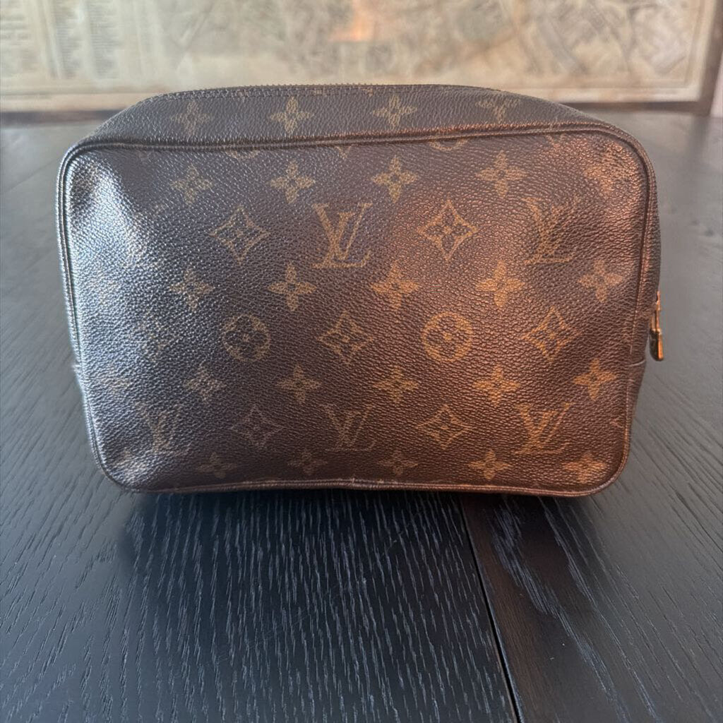 Louis Vuitton Trousse Toliette 23 Monogram