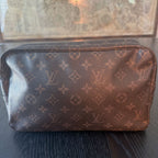 Louis Vuitton Trousse Toliette 28 Monogram