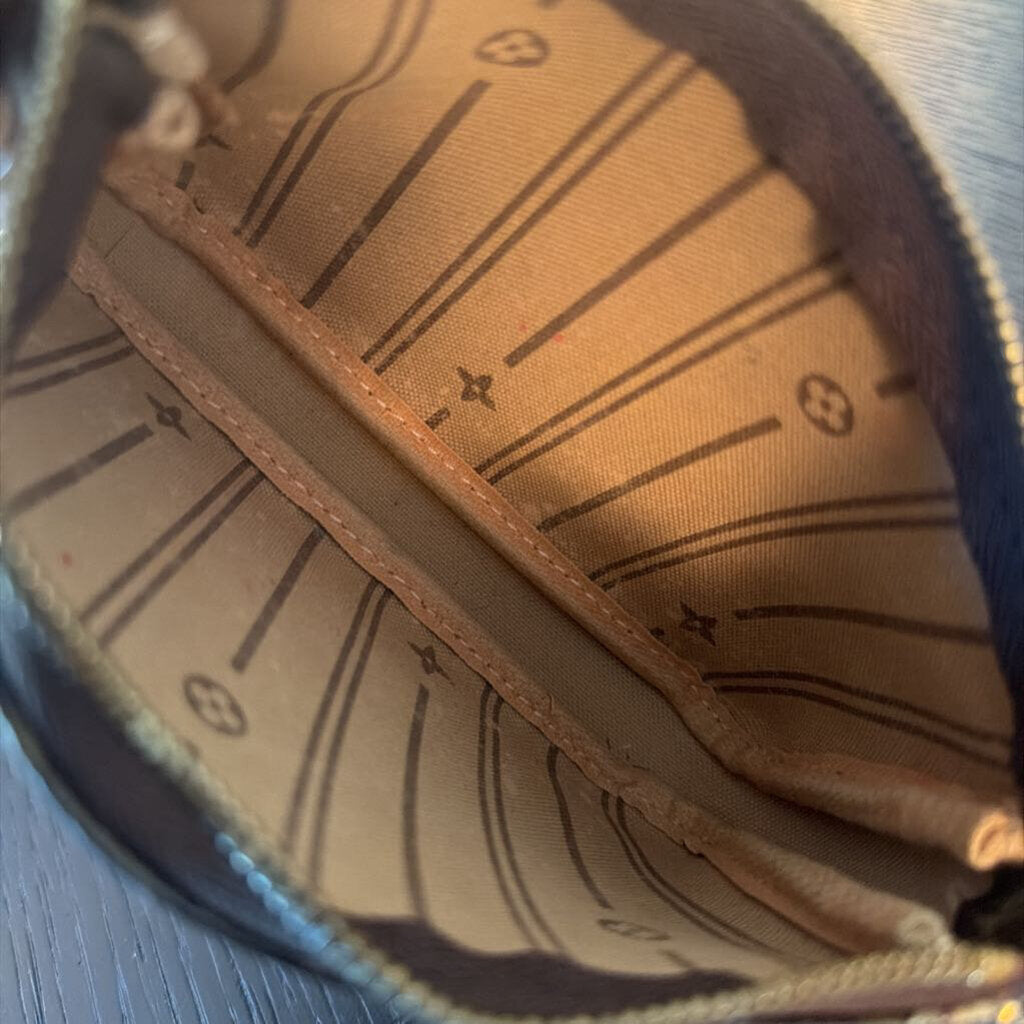 Louis Vuitton Travel Pouchette