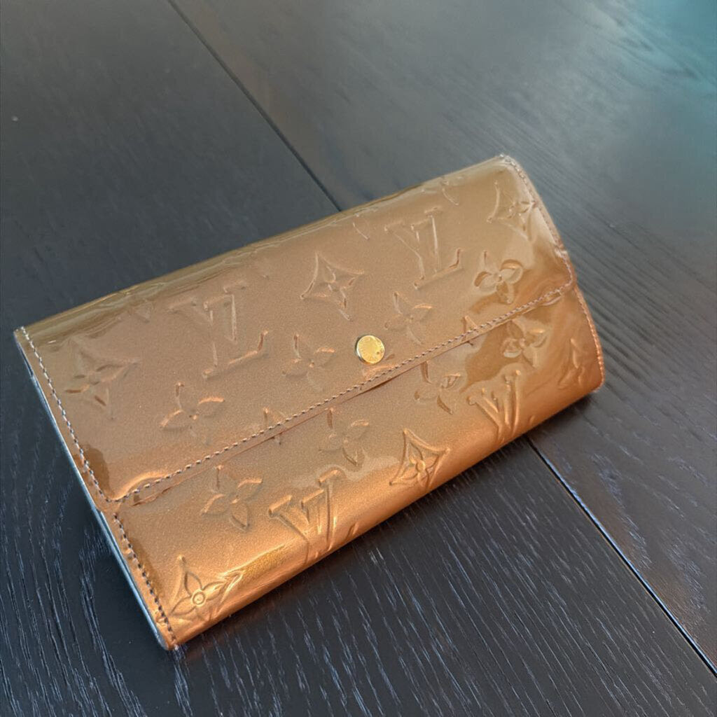 Vernis Sarah Wallet