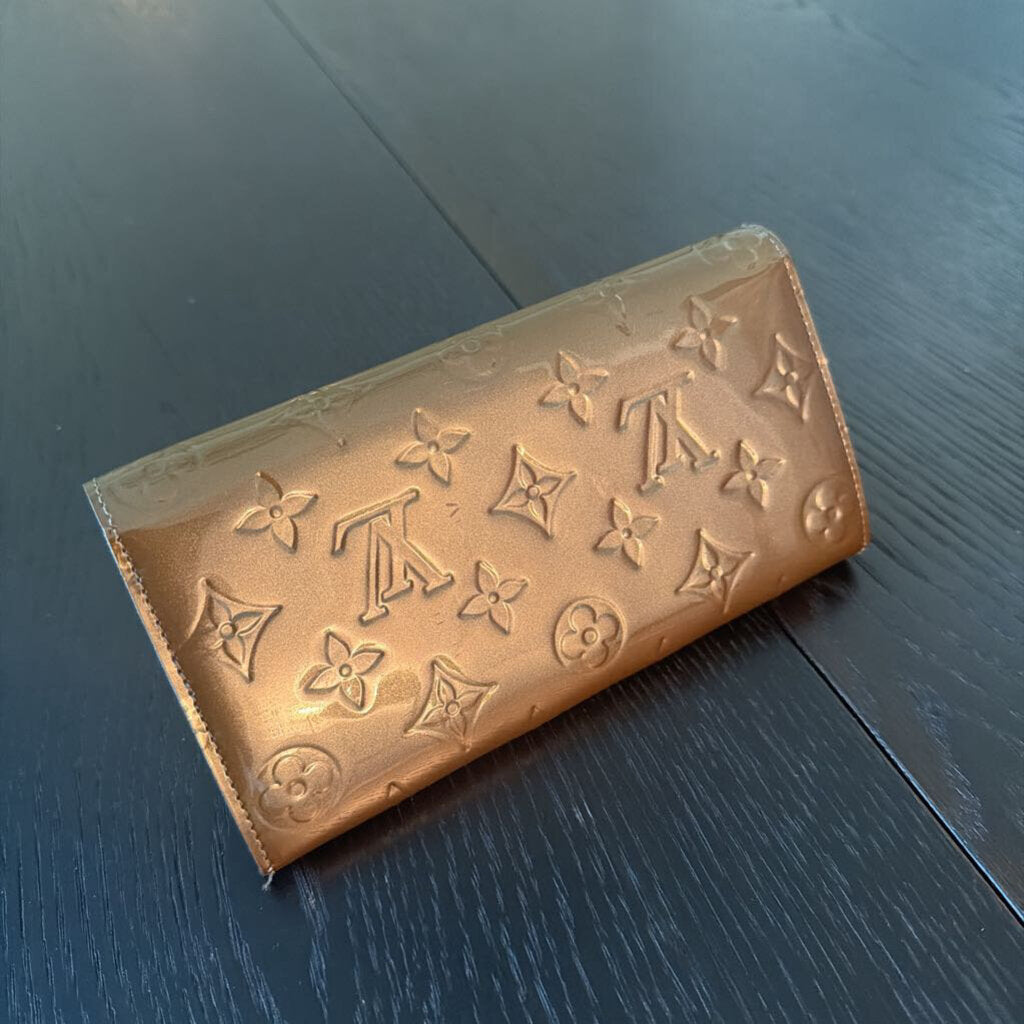 Vernis Sarah Wallet