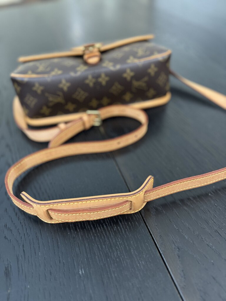 Louis Vuitton Sologne TH1026