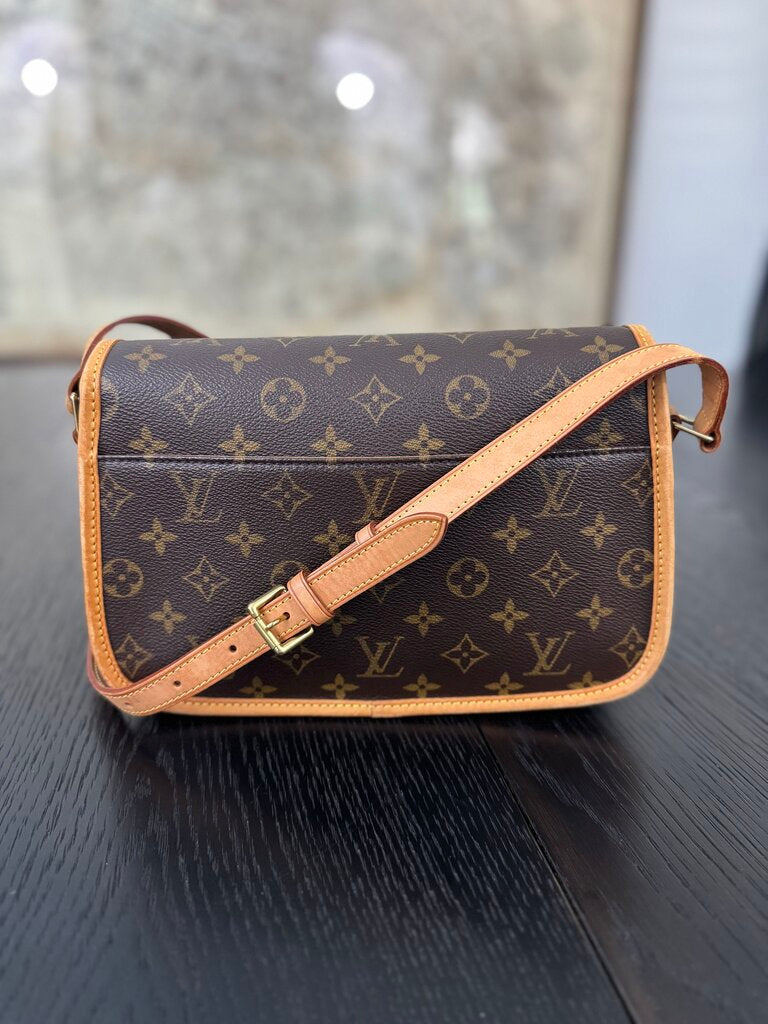 Louis Vuitton Sologne TH1026
