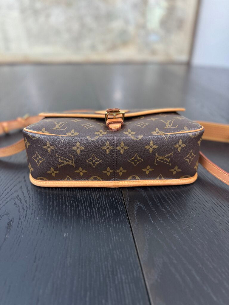 Louis Vuitton Sologne TH1026