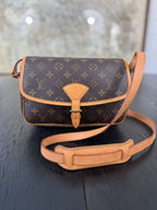 Louis Vuitton Sologne TH1026