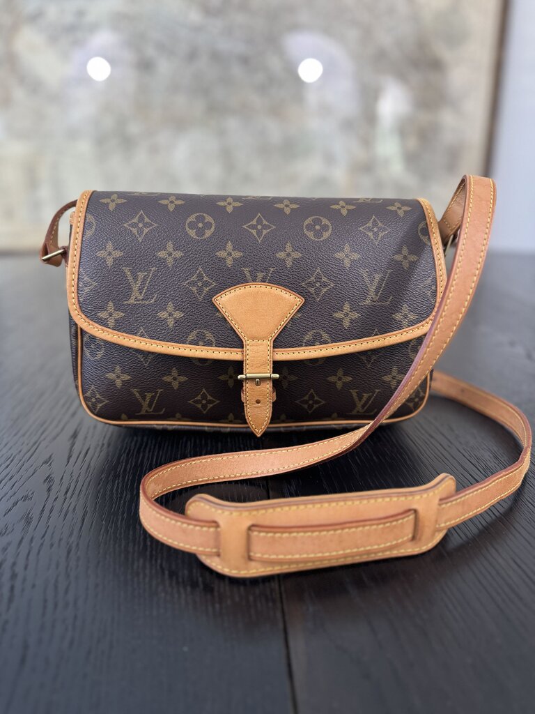 Louis Vuitton Sologne TH1026