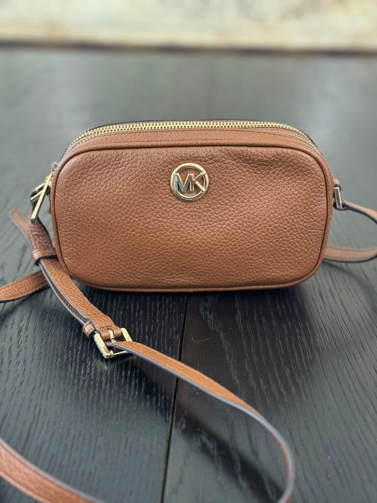 Michael Kors Pebbled Dbl Zip Camera Bag