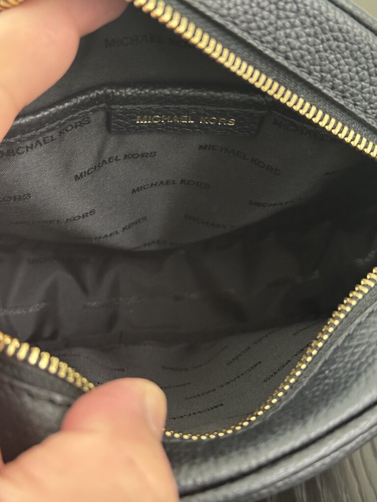 Michael Kors Pebbled Circle Bag
