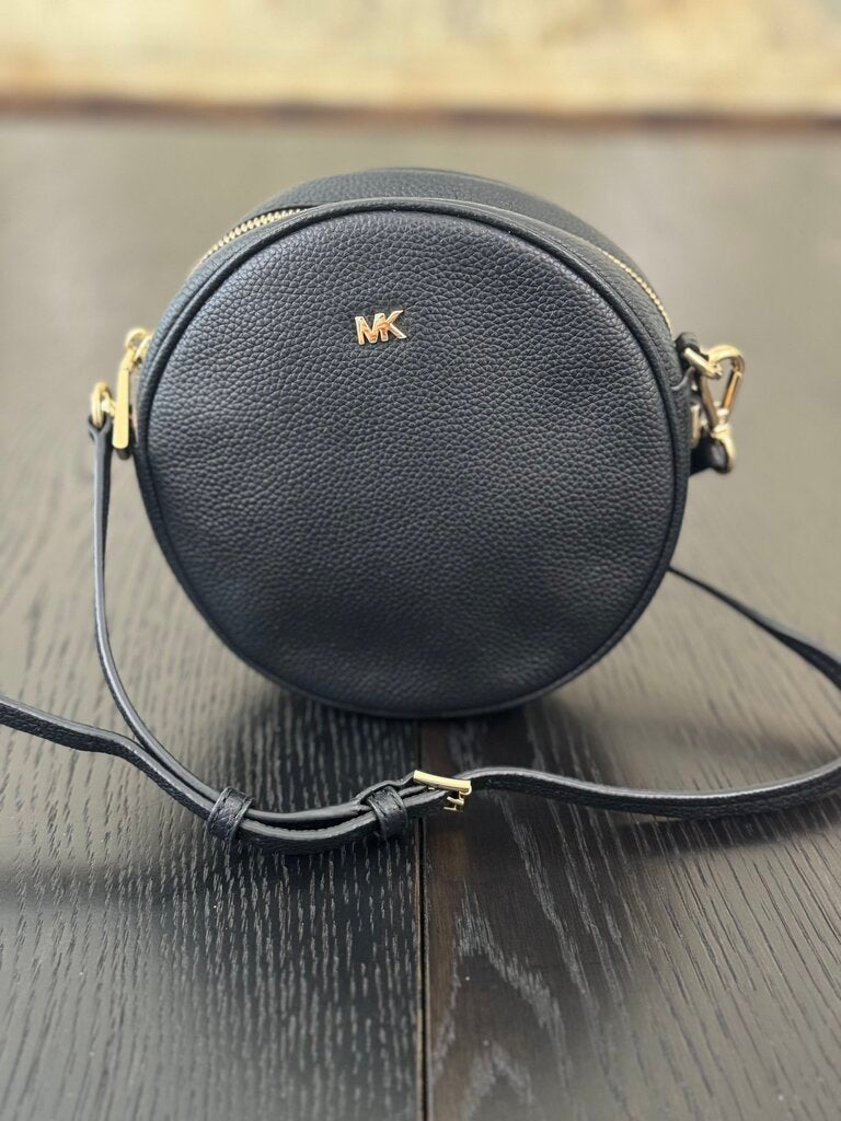 Michael Kors Pebbled Circle Bag