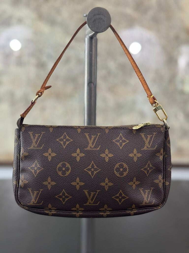 Louis Vuitton Pouchette