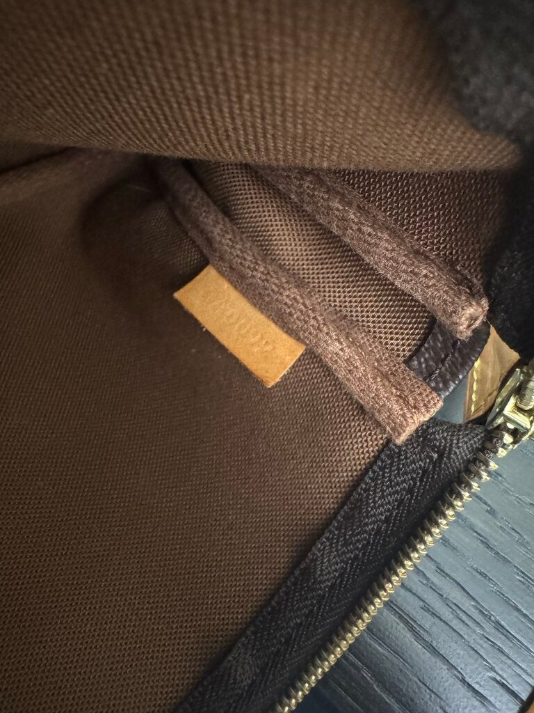 Louis Vuitton Pouchette