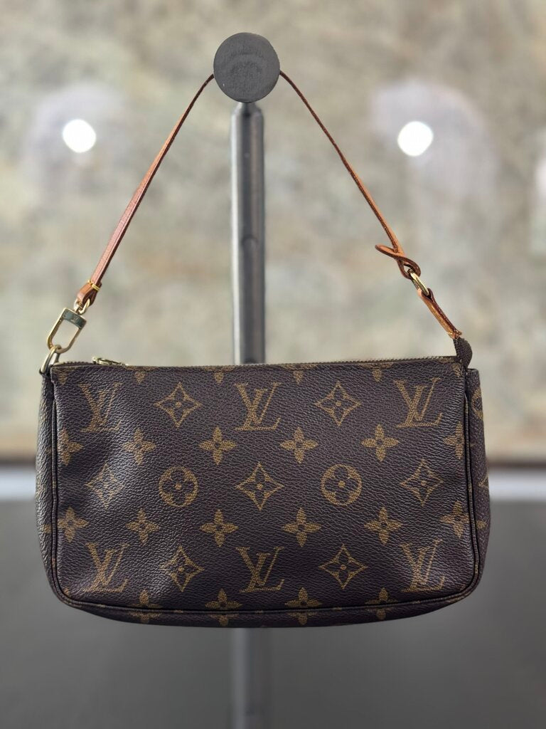 Louis Vuitton Pouchette