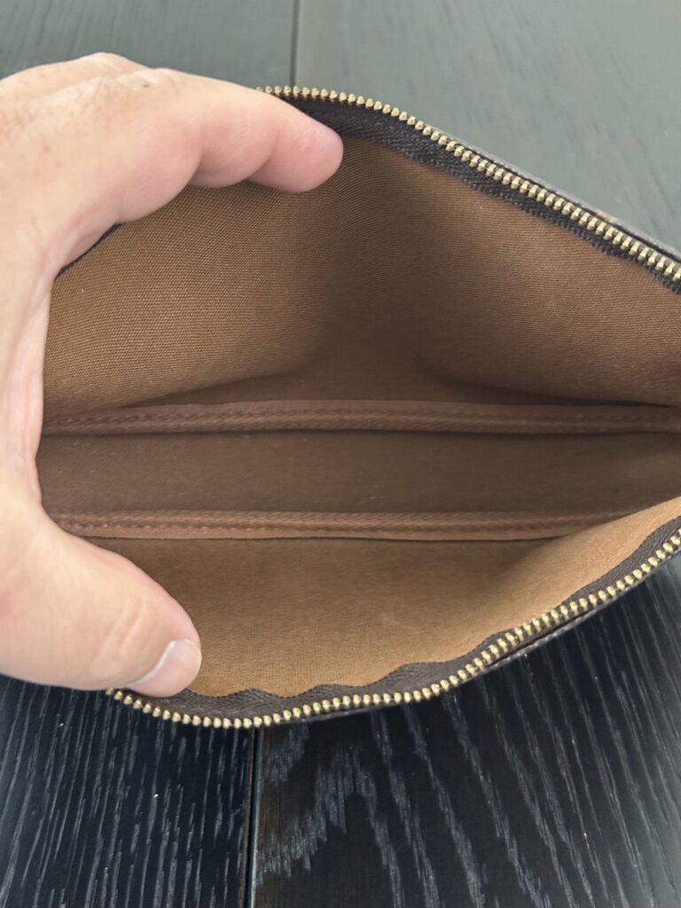 Louis Vuitton Monogram Pouchette