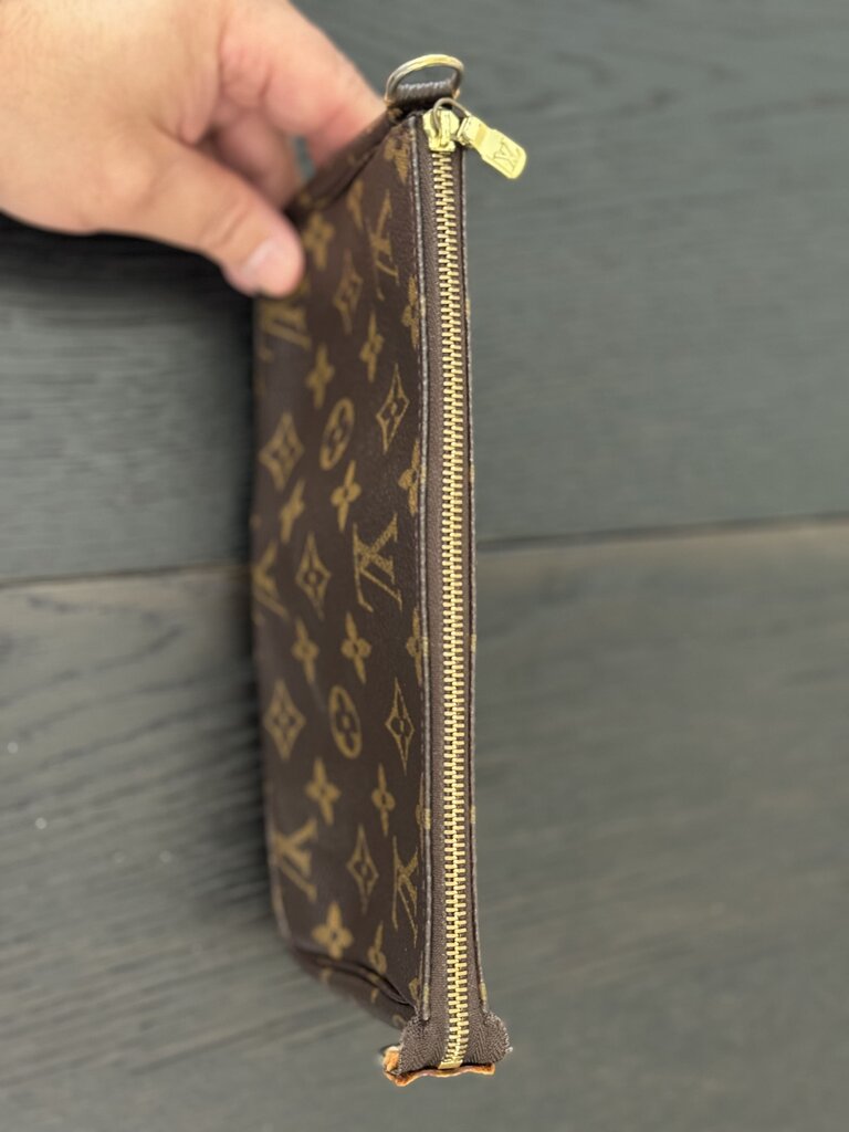 Louis Vuitton Monogram Pouchette