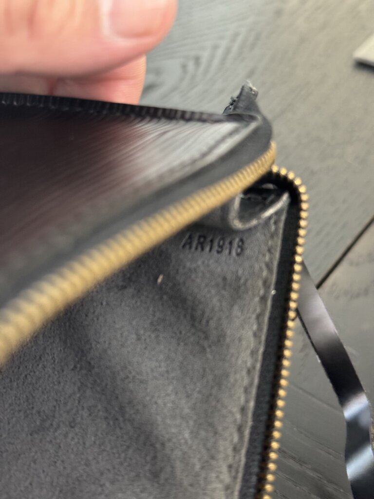 Louis Vuitton Epi Pouchette