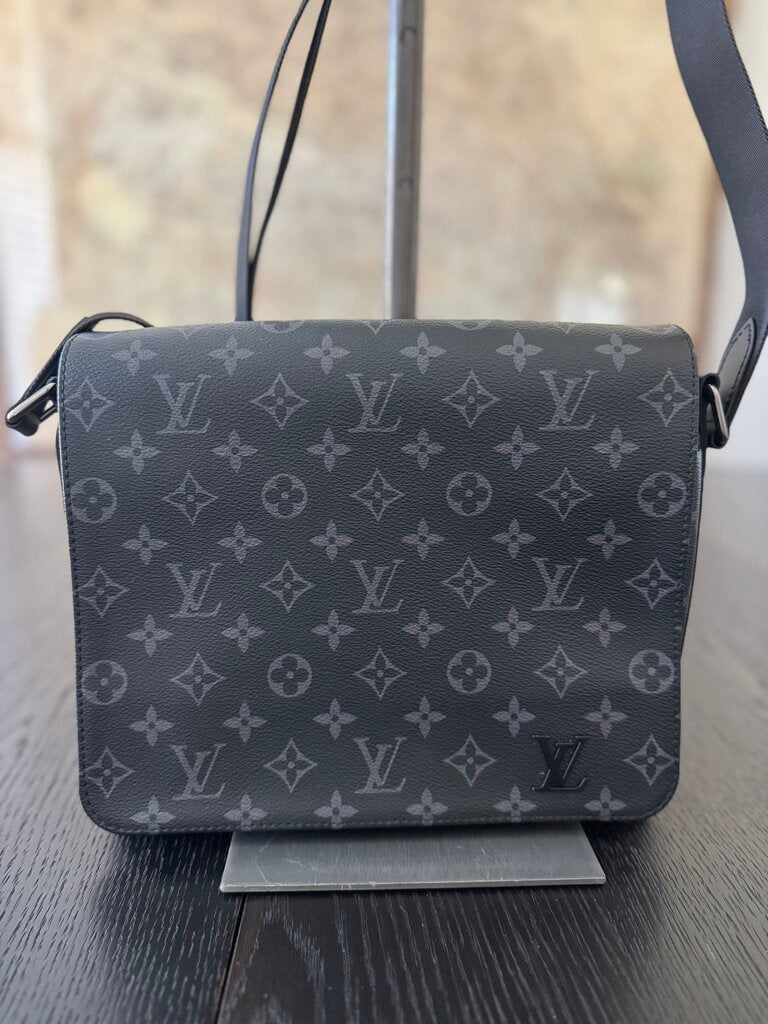Louis Vuitton District Messenger Bag Eclipse Canvas