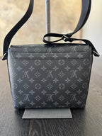 Louis Vuitton District Messenger Bag Eclipse Canvas