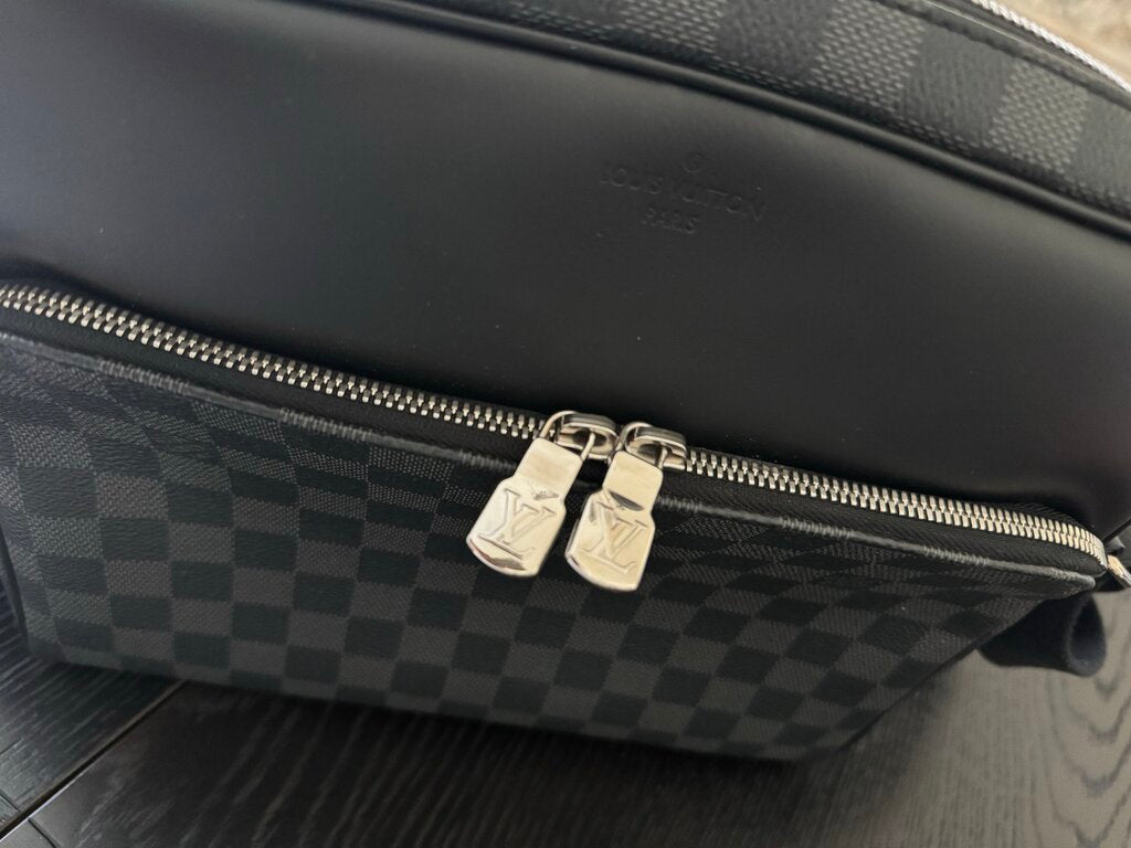 Louis Vuitton Damier Messenger Bag