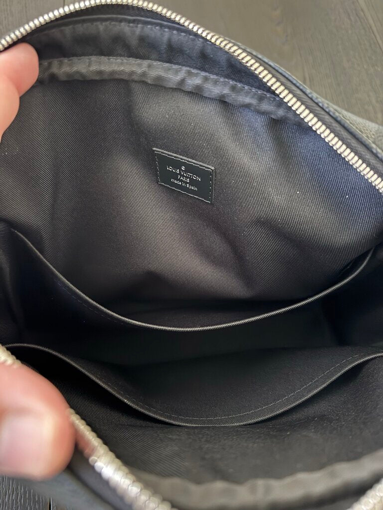 Louis Vuitton Damier Messenger Bag