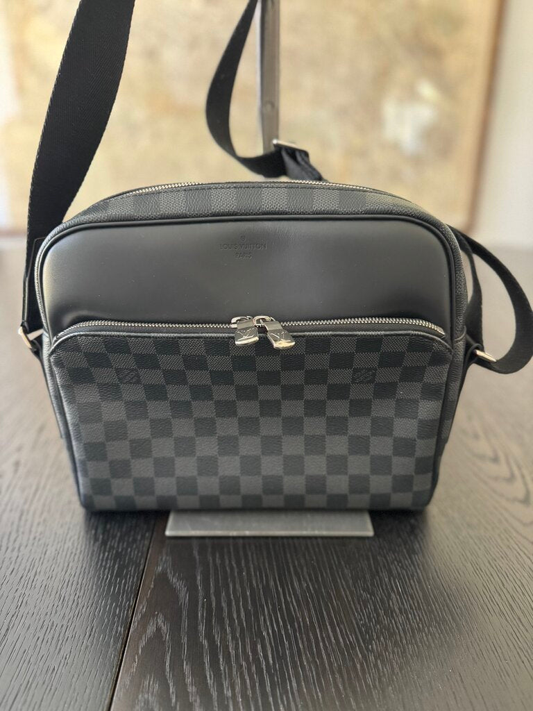 Louis Vuitton Damier Messenger Bag
