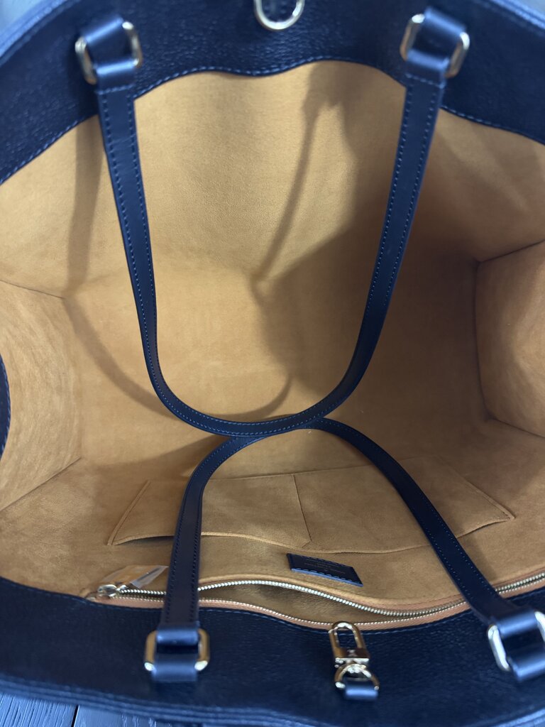 Louis Vuitton On The Go