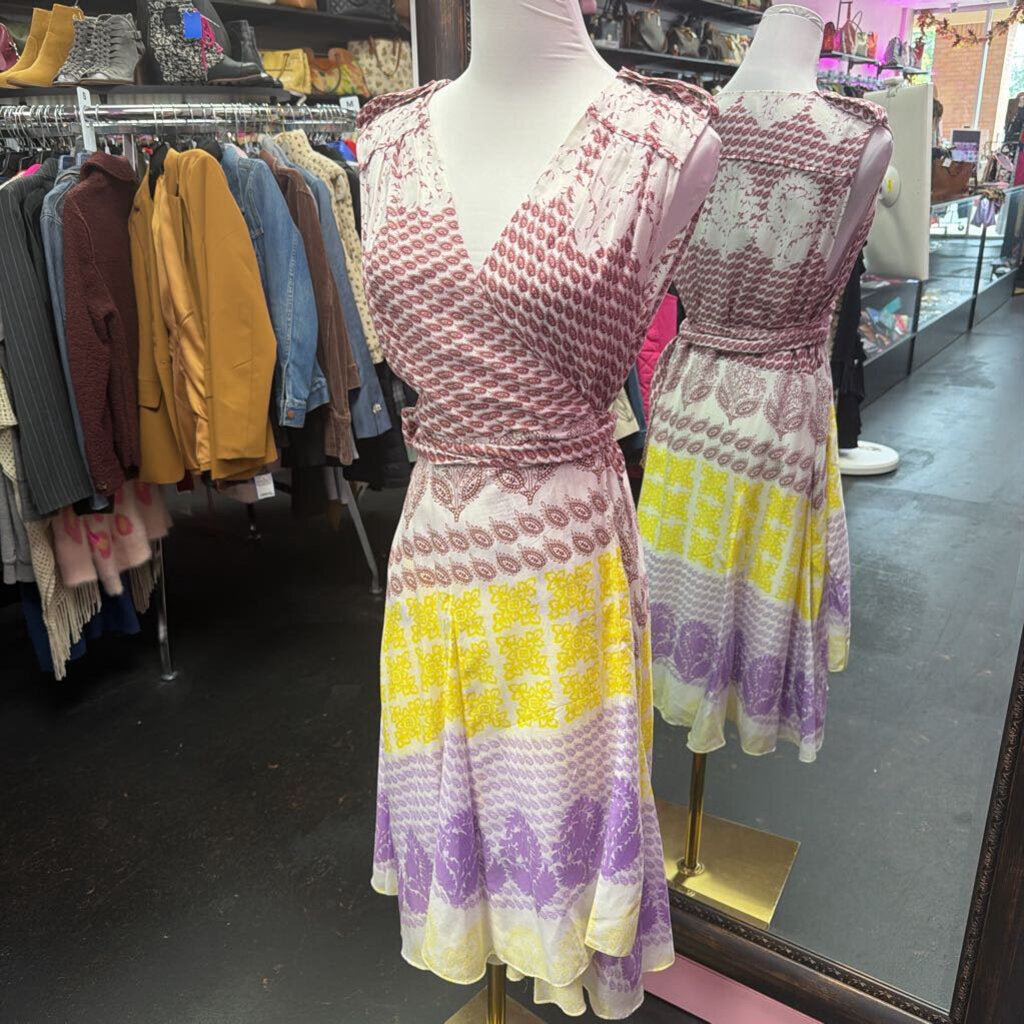 12 DVF Patterned Wrap Tie Waist Dress