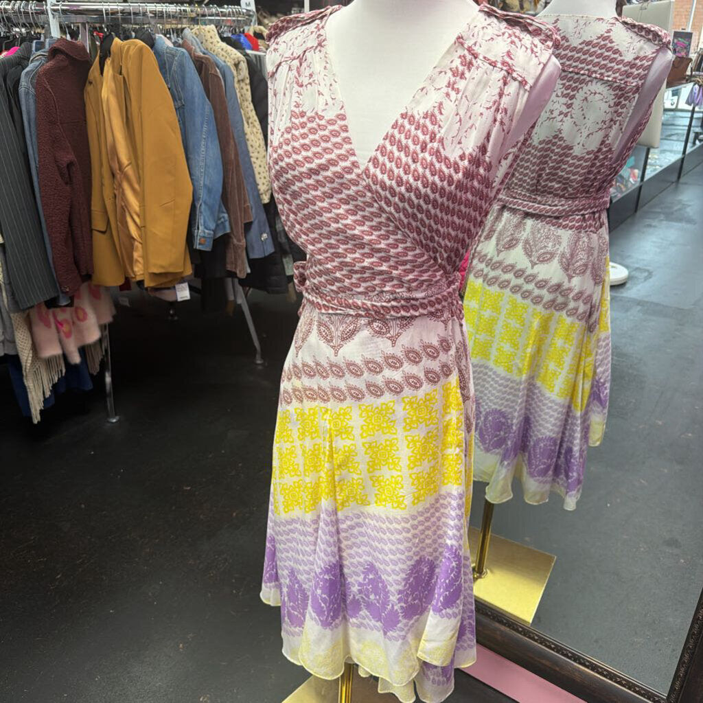 12 DVF Patterned Wrap Tie Waist Dress
