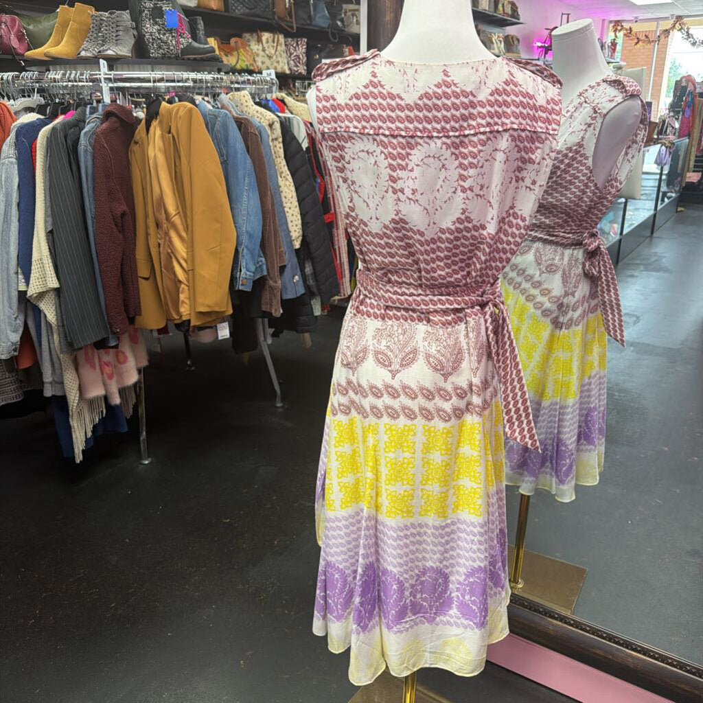 12 DVF Patterned Wrap Tie Waist Dress