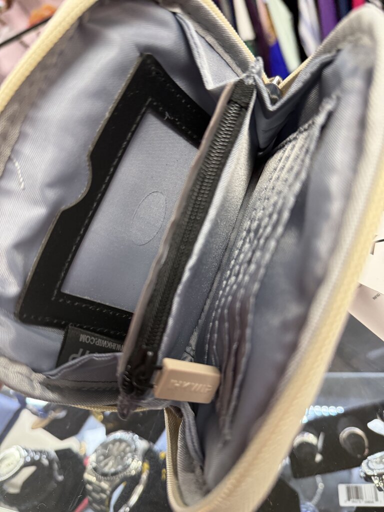 carry your confidence Zip wallet Rfid patent