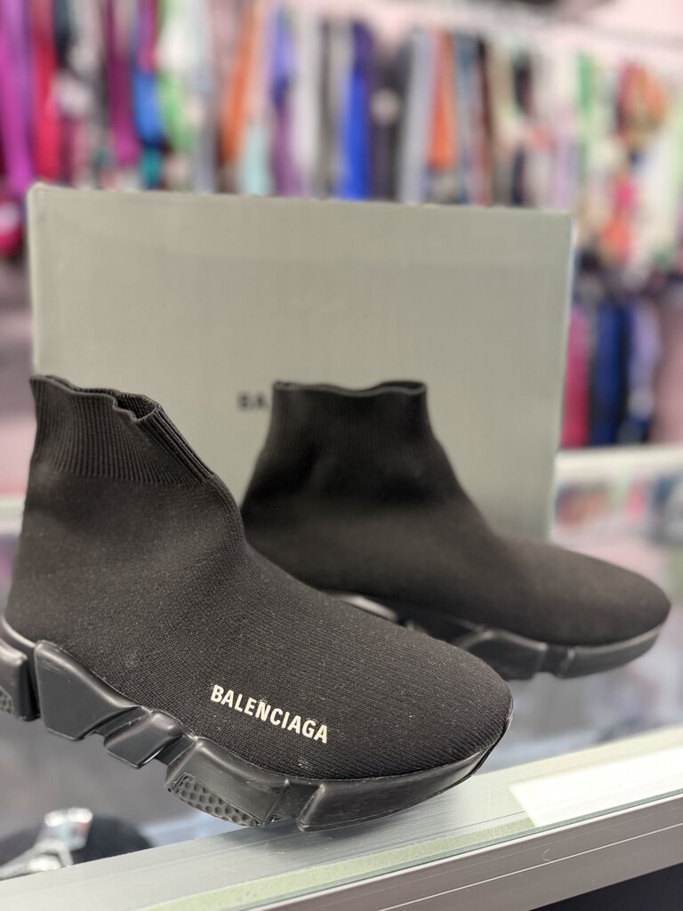7/38 Balenciaga Speed 2.0 All Black Sneakers