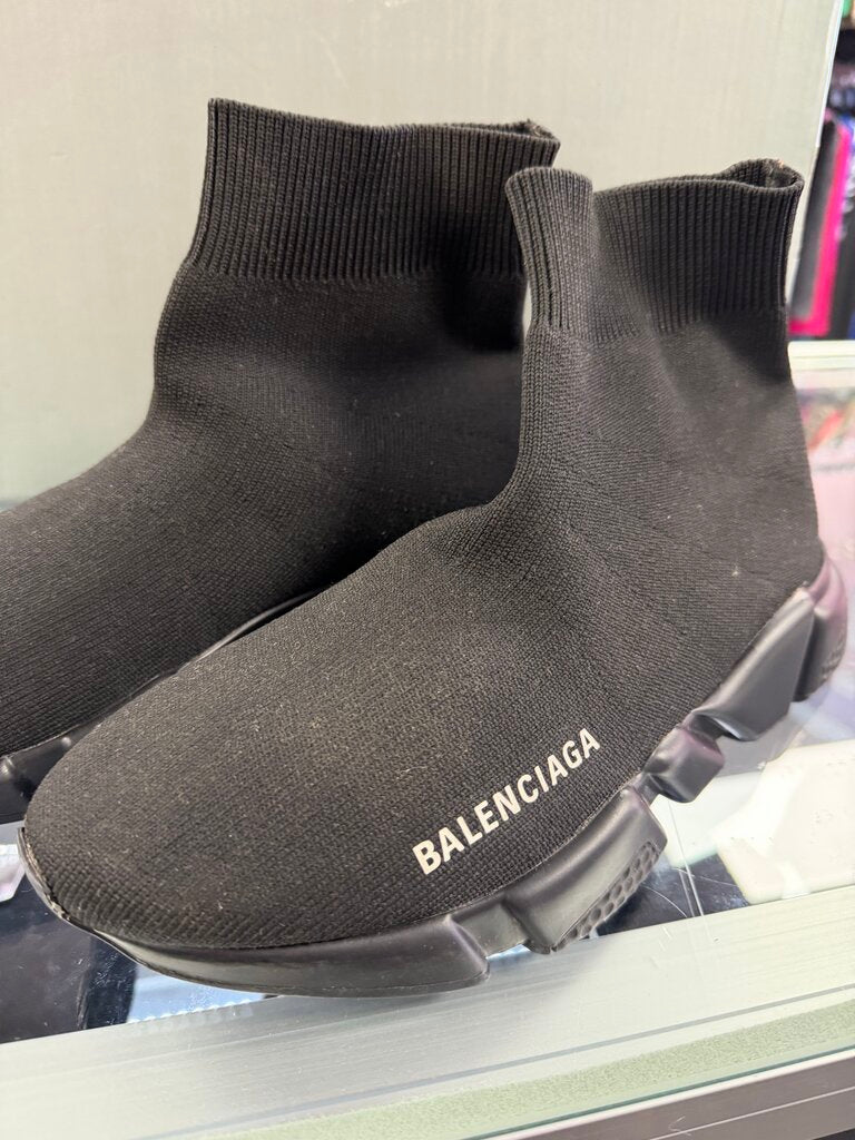 7/38 Balenciaga Speed 2.0 All Black Sneakers