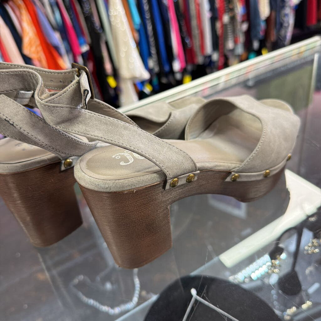 10 Faux Suede Chunky Wooden Ankle Strap Heel