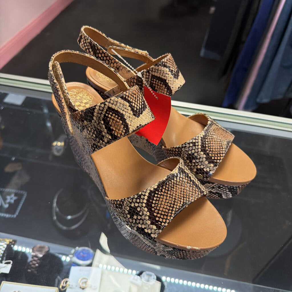 10M Vince Camuto Reptile Print Ankle Strap Peep Toe Sandal