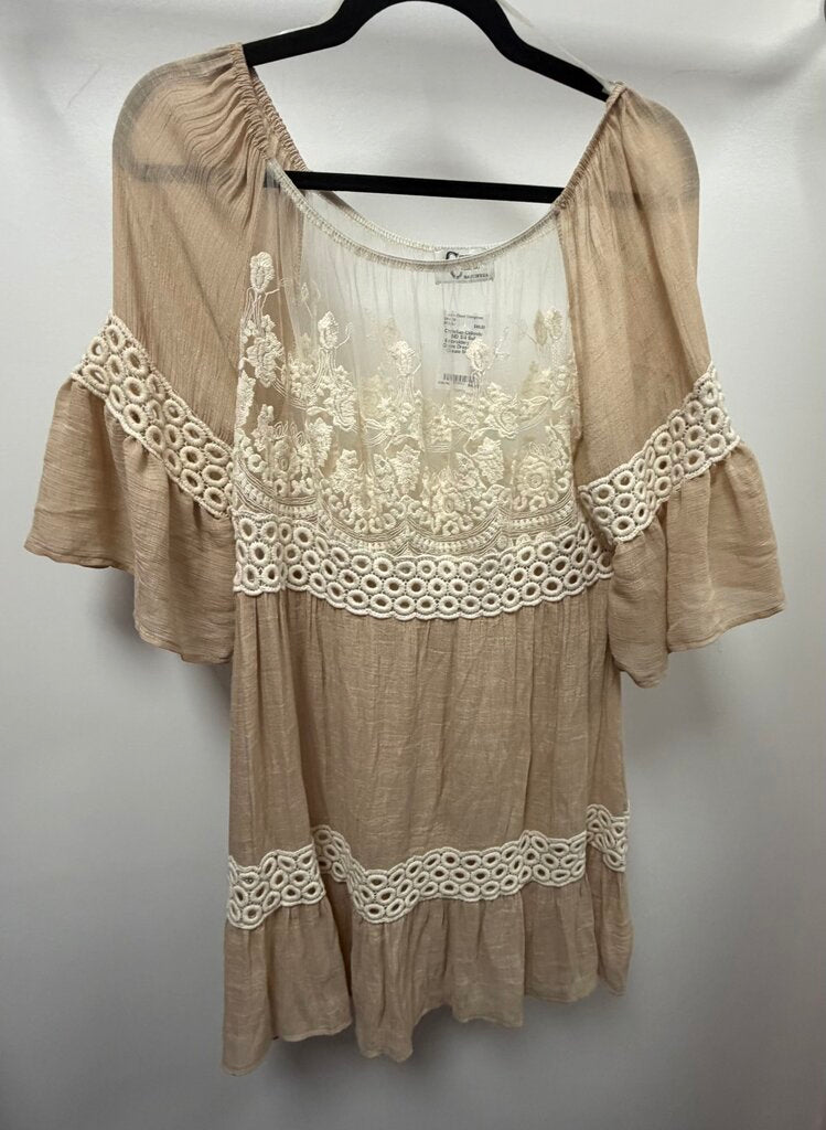 MD Christian Caliendo 3/4 Bell Embroidery Lace Crepe Dress