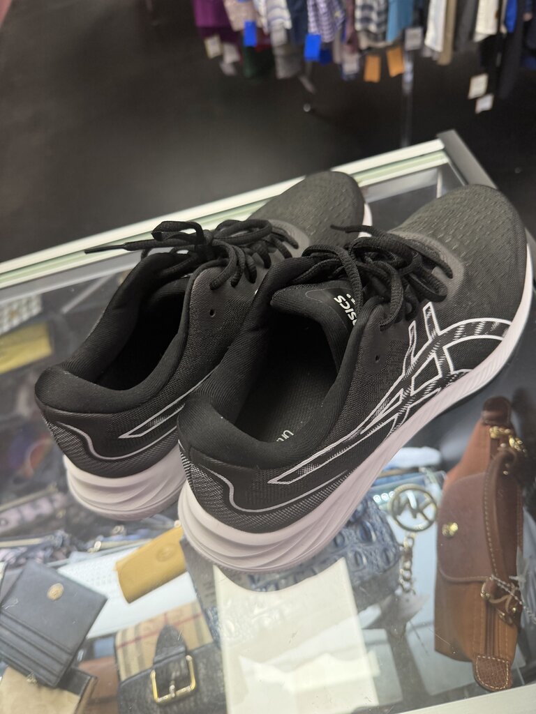 10 Asics Lace up Running Sneaker