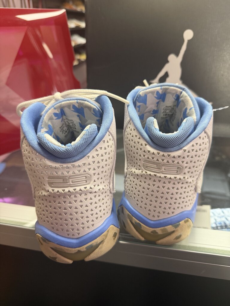 11w/9.5m Nike Air Jordan 1 Retro High OG University Blue Leather High-Top Nike Air Jordan