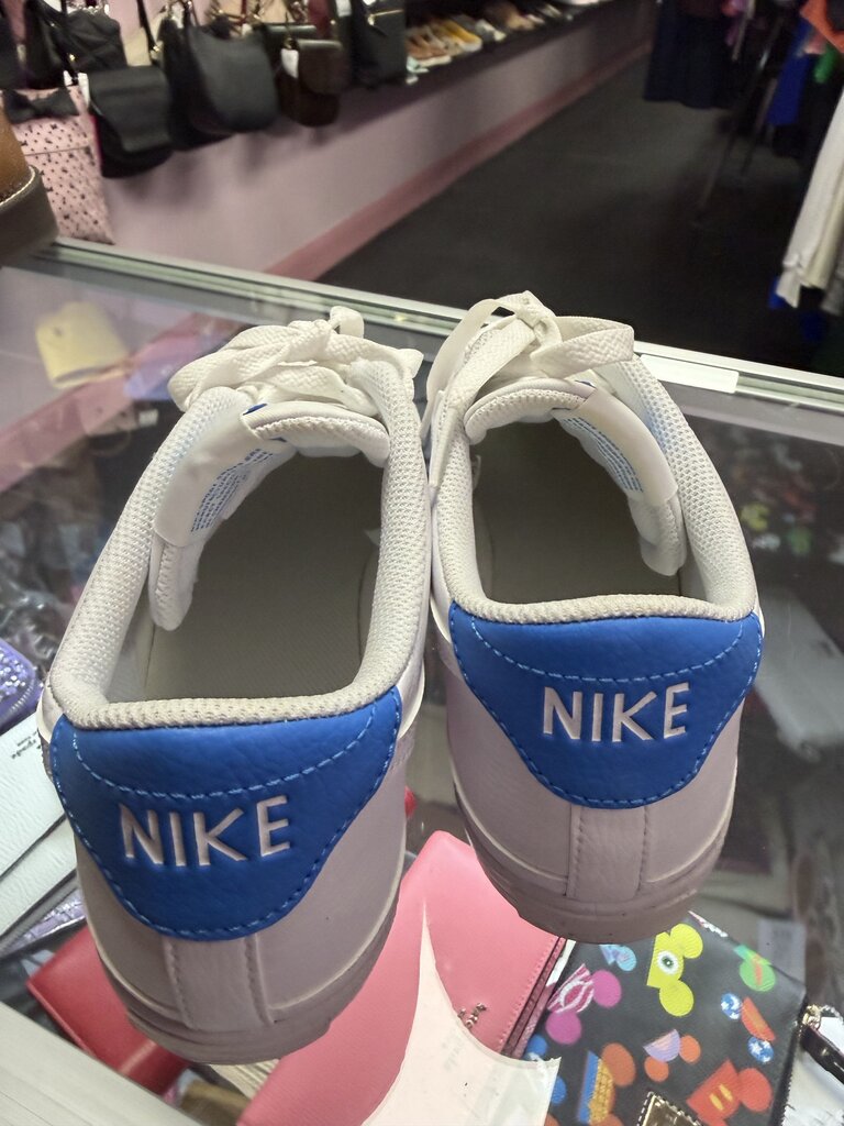 10 Nike Court Legacy Next Nature Sneaker