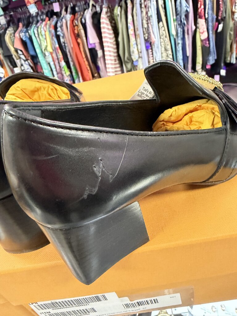 6/37 Tod's T Logo Heeled Loafer NWOT