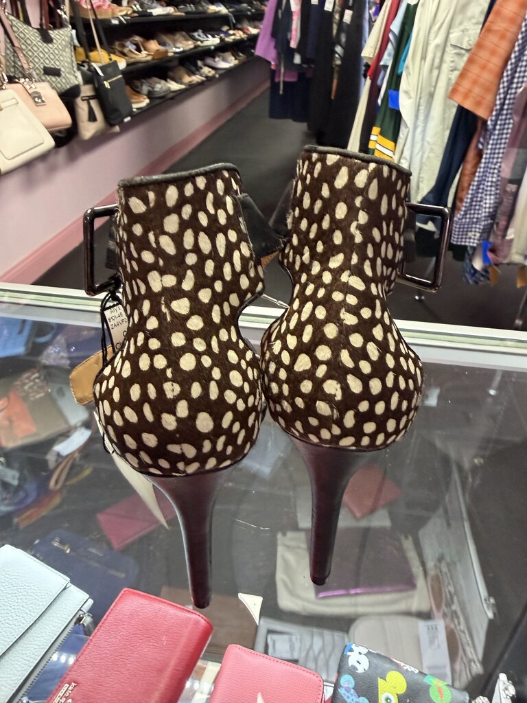 7 Clavin Klein Leather Dotted Calf Hair Pump