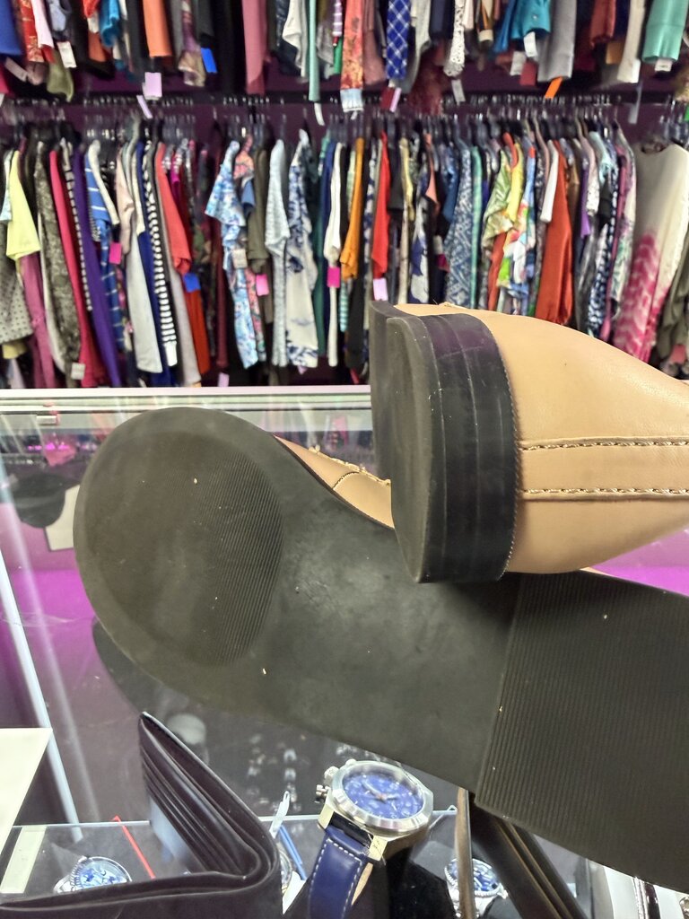 9.5 BP Faux Leather Blaire Loafer with Gold Chain Detail