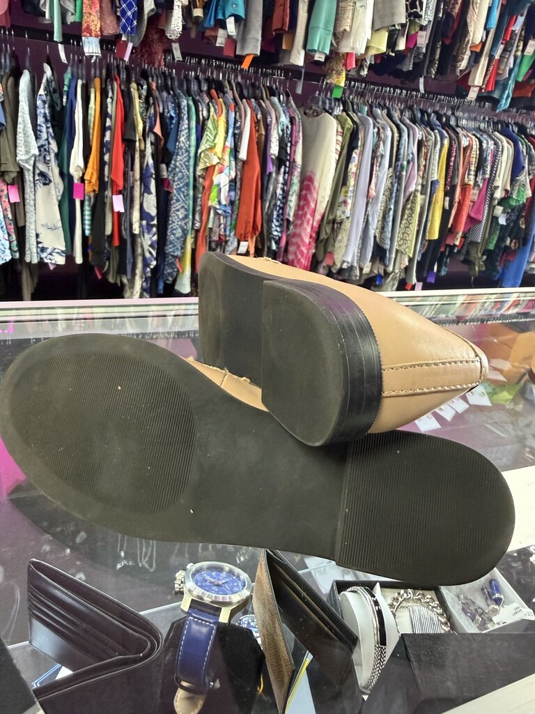 9.5 BP Faux Leather Blaire Loafer with Gold Chain Detail