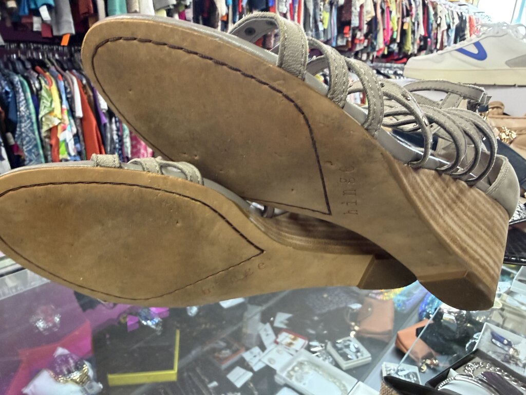 9.5 Strappy Wedge Rivet Detail