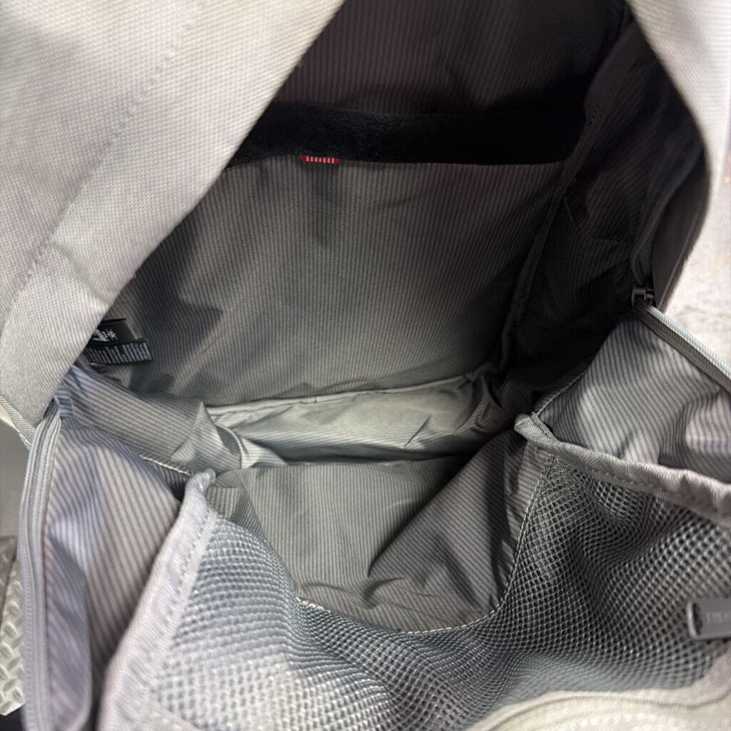 Herschel Supply Co Settlement Backpack Grey Canvas Laptop Sleeve