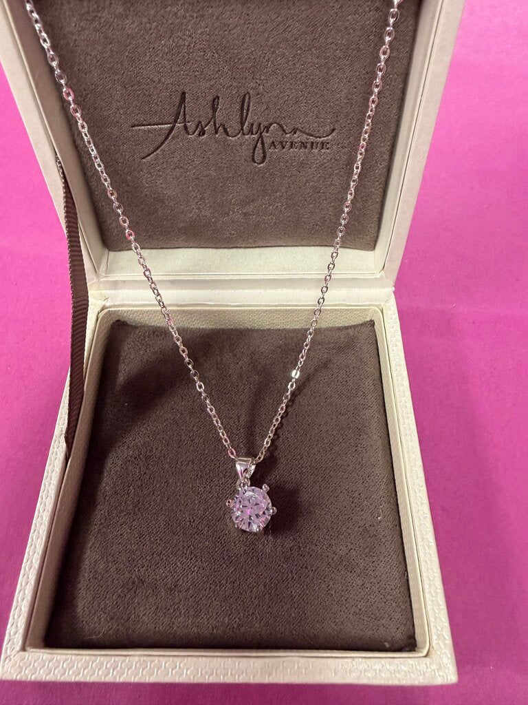 Ashlynn Avenue Silver Plated 2 CT Pendant Necklace Retail $150