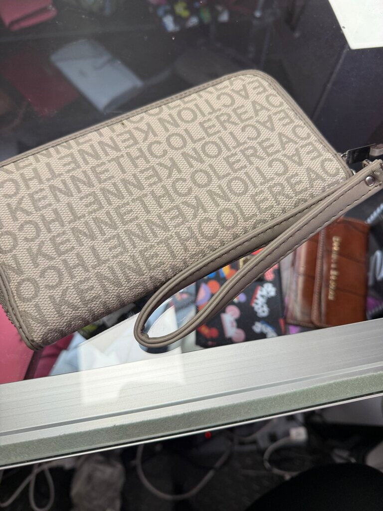 Kenneth Cole Reaction Zip Around Logo Printed Wallet W/Strap