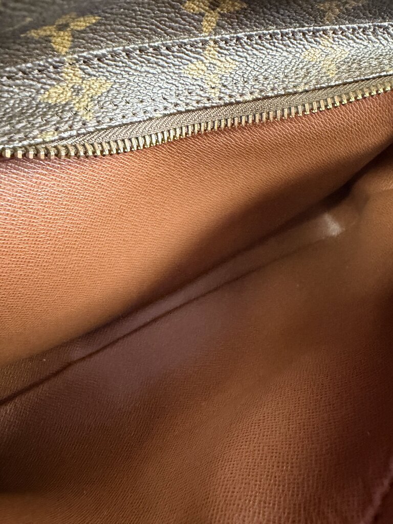 Louis Vuitton Nile 28 Crossbody AR0099 France Sept. 2009
