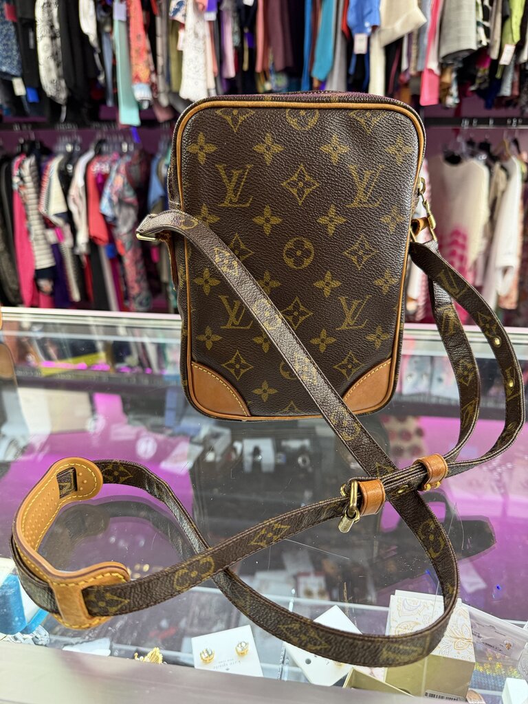 Louis Vuitton Amazone Monogram Crossbody AR 0031 France in March of 2001
