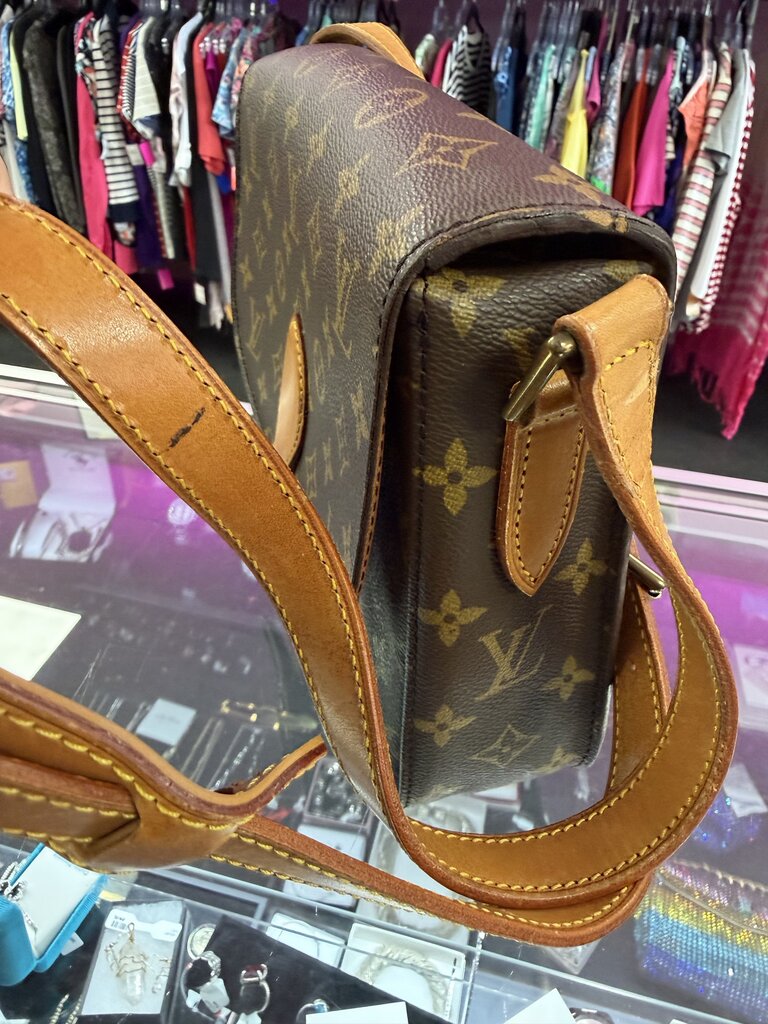 Louis Vuitton St Cloud GM TH1911 France November 1991