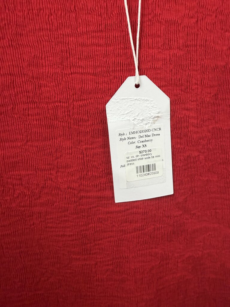 XS Emily McCarthy NWT Padded Cap Sleeve Boat Neck Solid Textured Dress